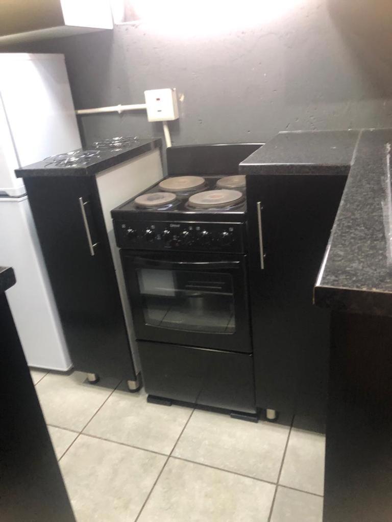 Fgm Guesthouse 2 Alberton Zimmer foto